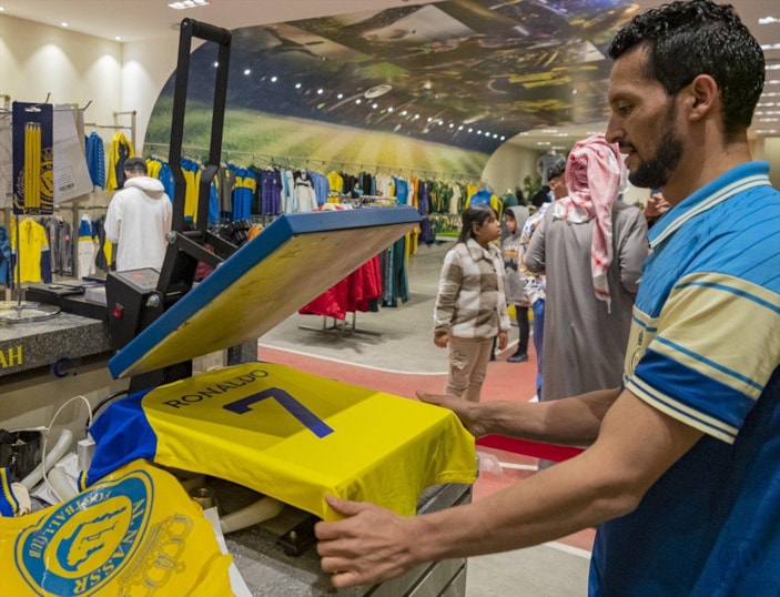 Cristiano Ronaldo'nun formaları satışa çıktı