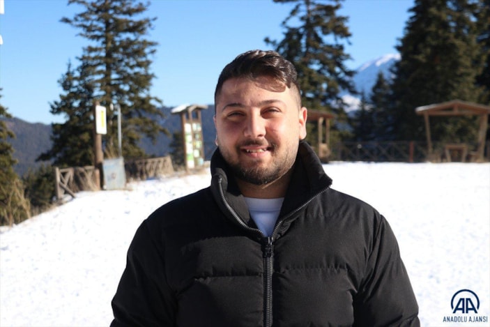 Ilgaz Dağı'nda vatandaşlar yeni yılın ilk gününde kızaklarıyla eğlendi