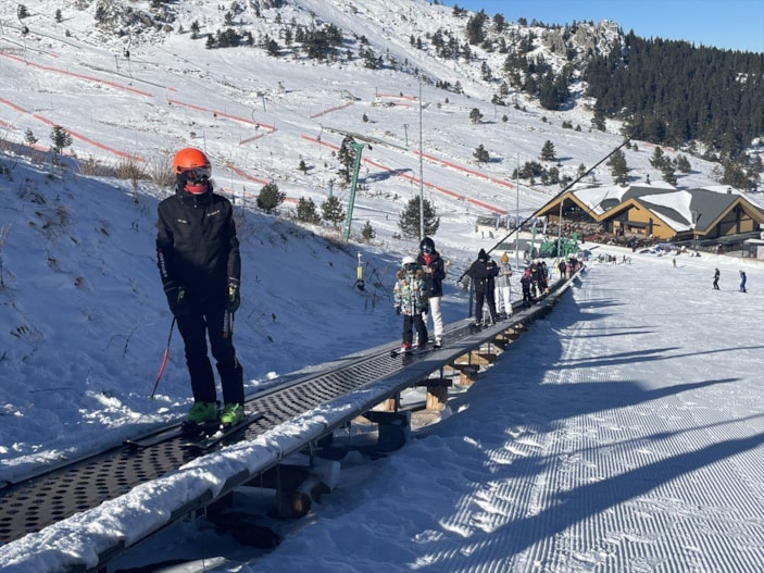 Tatilciler, Kartalkaya'da kayak yaptı