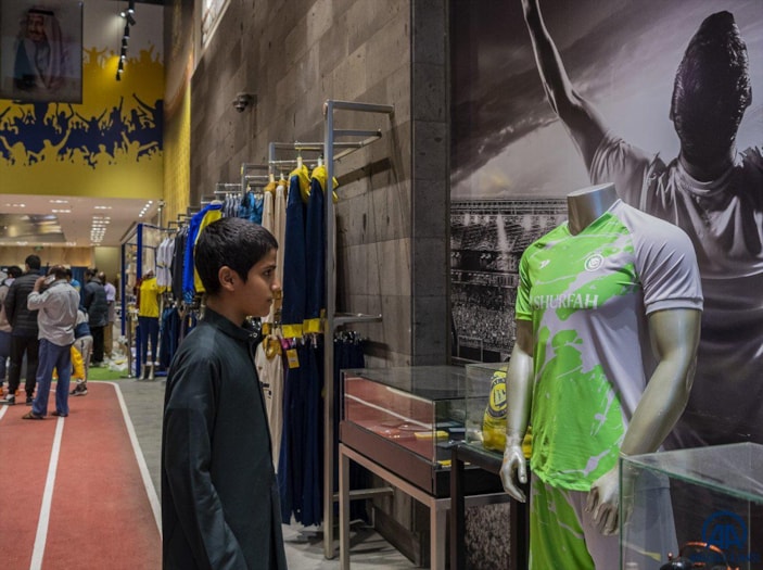 Cristiano Ronaldo'nun formaları satışa çıktı