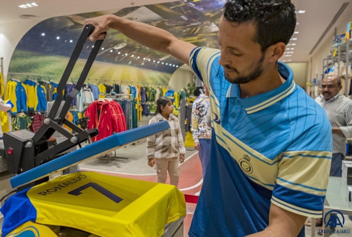 Cristiano Ronaldo'nun formaları satışa çıktı