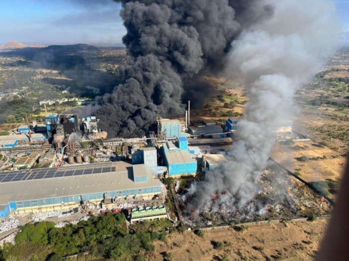 Hindistan'da fabrika yangını: 2 ölü, 14 yaralı