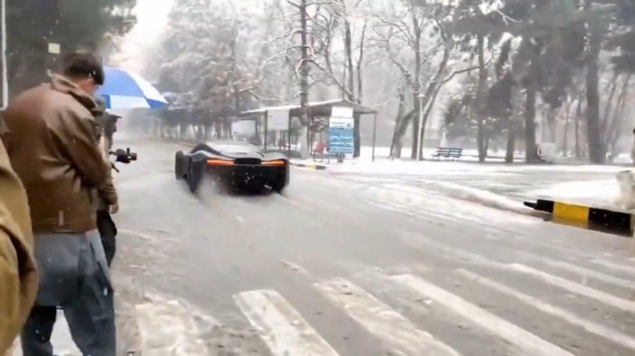 Taliban ilk yerli otomobilin prototipini test etti