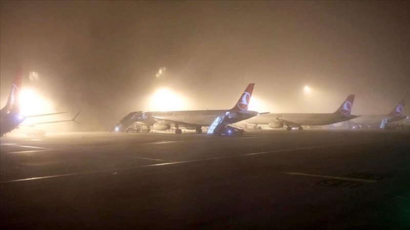 İstanbul'da hava ulaşımına sis engeli