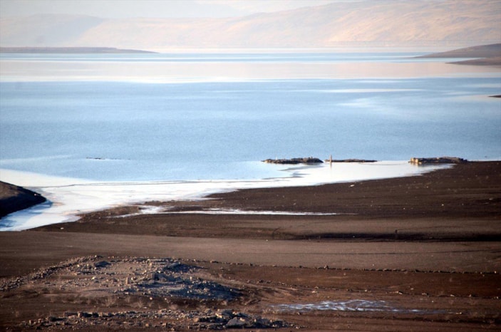 Muş'ta Alparslan-1 Barajı'nın su seviyesindeki düşüş devam ediyor