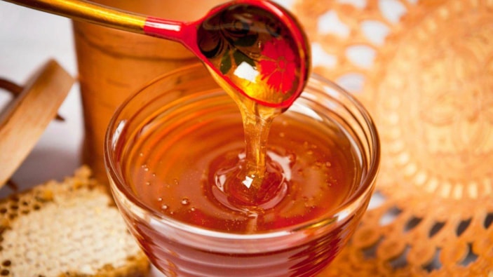 Doktorlar bile şaşkın! Uyumadan önce 1 kaşık kekikli bal içen kurtuluyor...