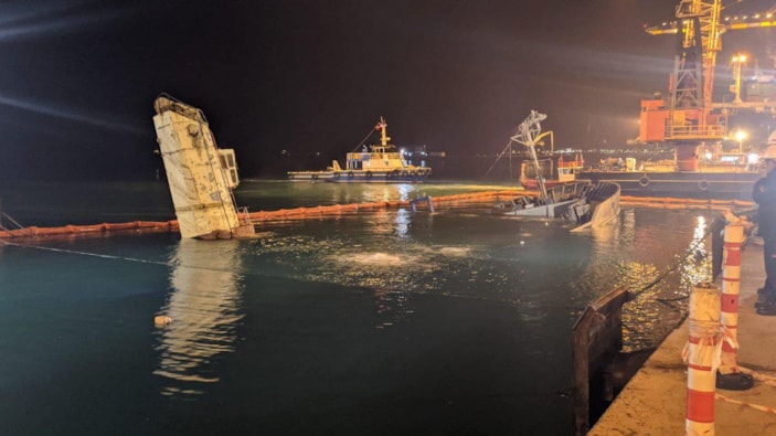 d İskenderun Limanı’nda batan gemi su yüzüne çıkarıldı