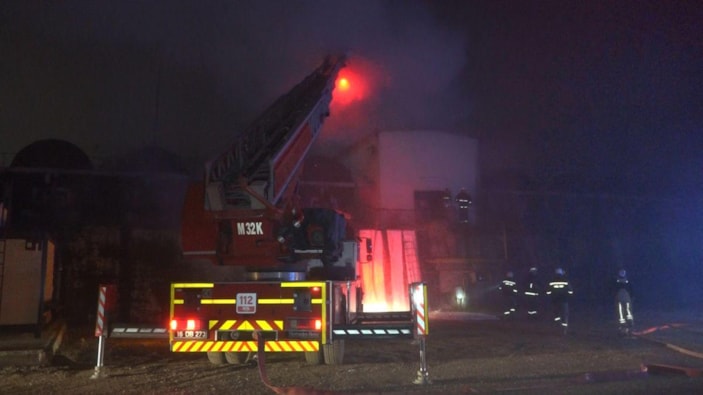 Bursa'da zift deposunda yangın -1