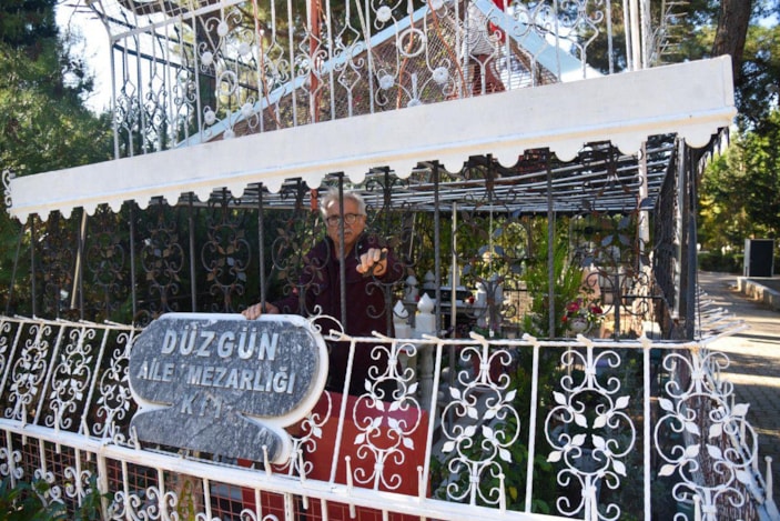 Eşine 'türbe' gibi mezar yapıp, aydınlatma direğinden çektiği elektrikle aydınlattı -2