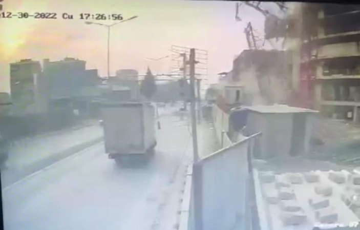 İzmir’deki vinç faciasının görüntüleri ortaya çıktı