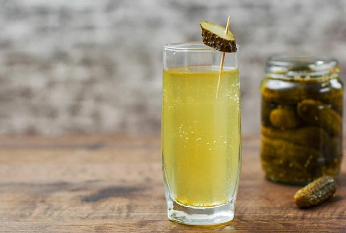 Kuru öksürüğün düşmanı! Turşu suyuna bal ekleyin, doktor yüzü unutun! 