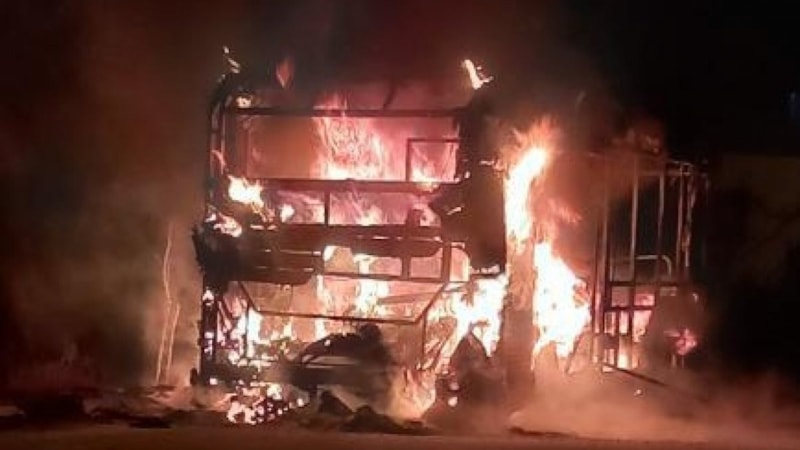 Bursa'daki halk otobüsü kül oldu