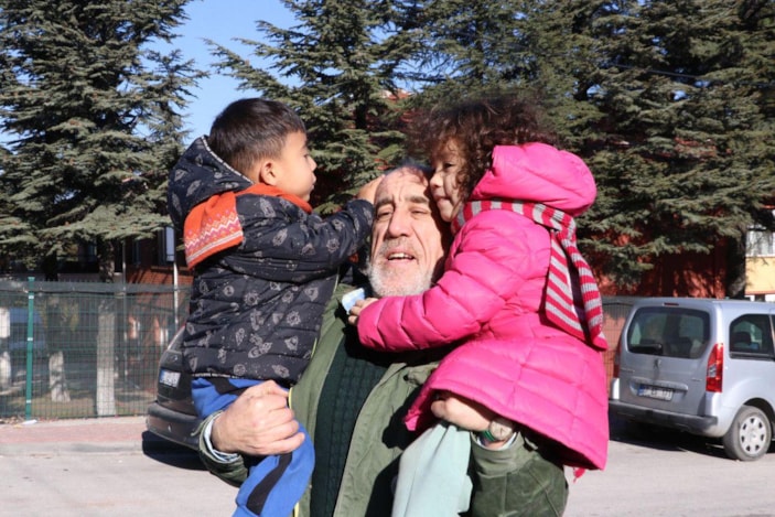 Çocuklarına hem annelik hem babalık yapıyor -9