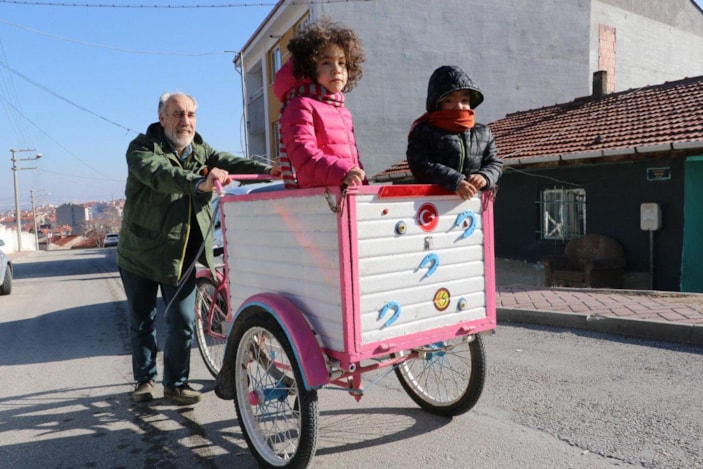 Çocuklarına hem annelik hem babalık yapıyor -8