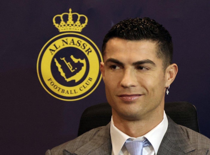 r Cristiano Ronaldo, Al Nassr ile sözleşme imzaladı