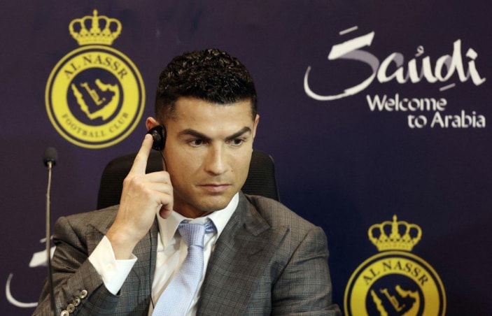 r Cristiano Ronaldo, Al Nassr ile sözleşme imzaladı
