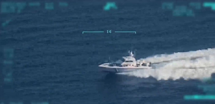 Yunanistan'ın ittiği göçmenler İHA ile tespit edildi