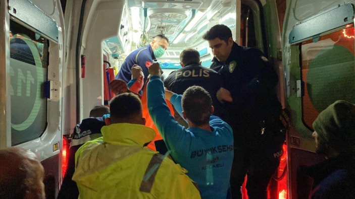 Kocaeli'de 'Bununla işimiz var' denilerek bıçaklandı