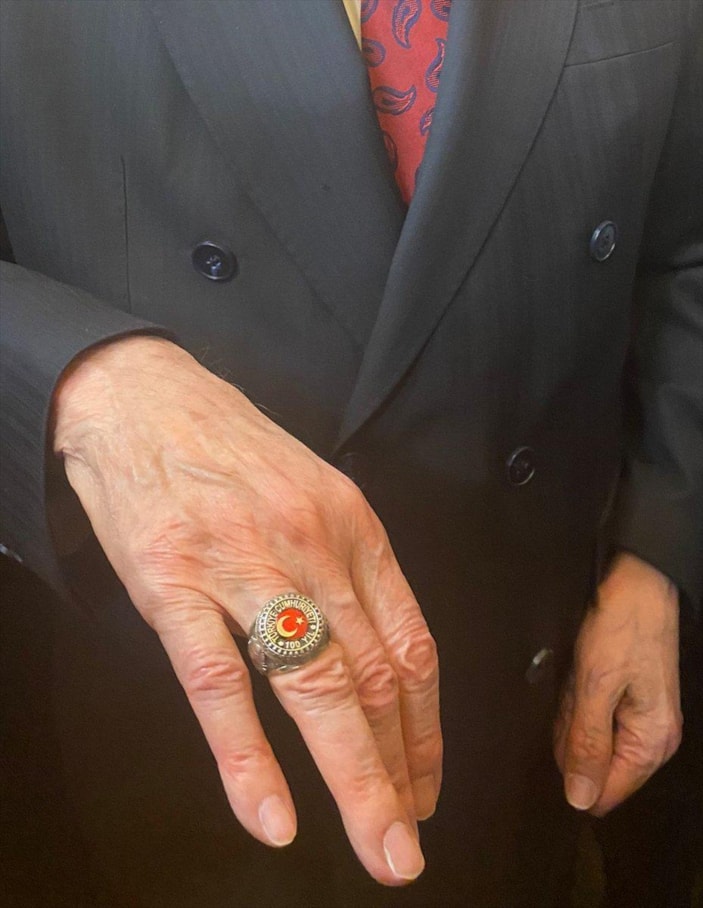 Cumhuriyet’in 100’üncü yılı için basılan 1 lira 