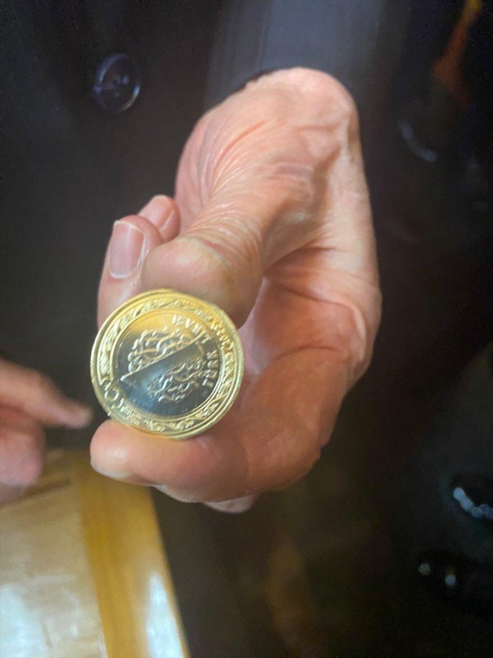 Cumhuriyet’in 100’üncü yılı için basılan 1 lira 