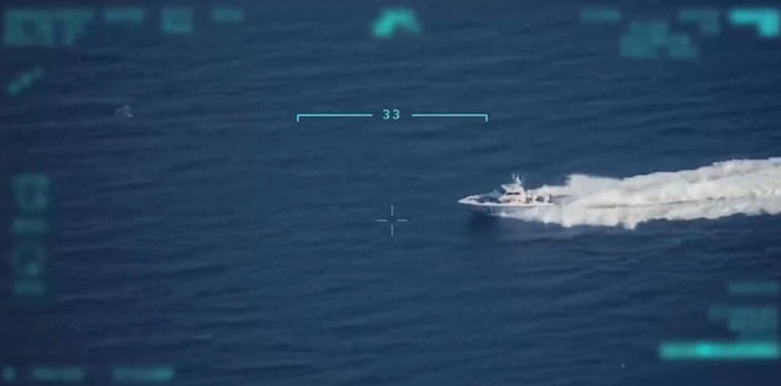 Yunanistan'ın ittiği göçmenler İHA ile tespit edildi