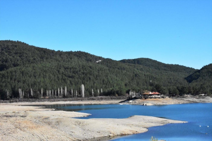 Muğla'daki Ula Göleti 50 metre çekildi