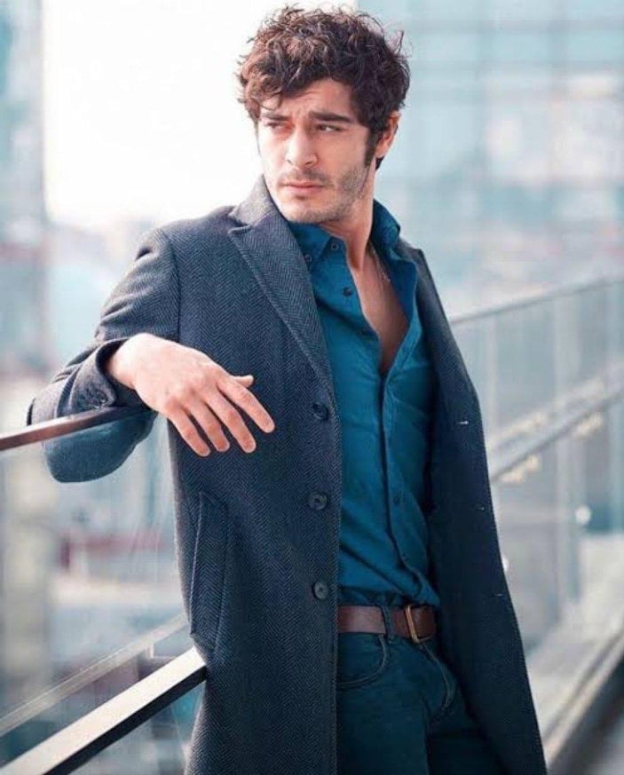 Serenay Sarıkaya ve Burak Deniz'den çıplak poz