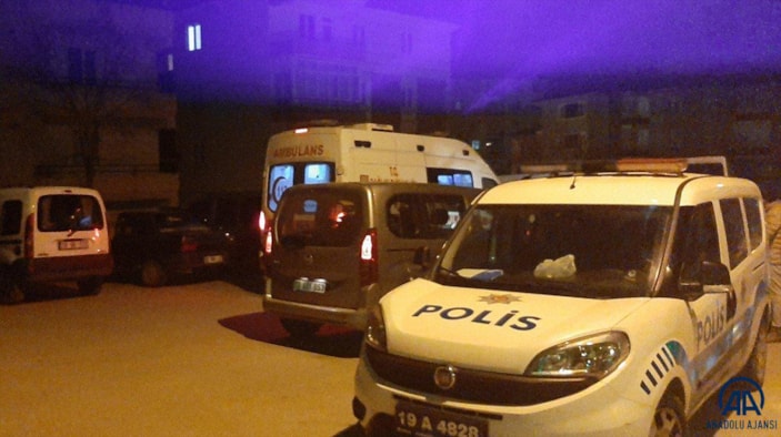 Çorum’da çıkan kavgada 2 genç birbirini bıçakla yaraladı