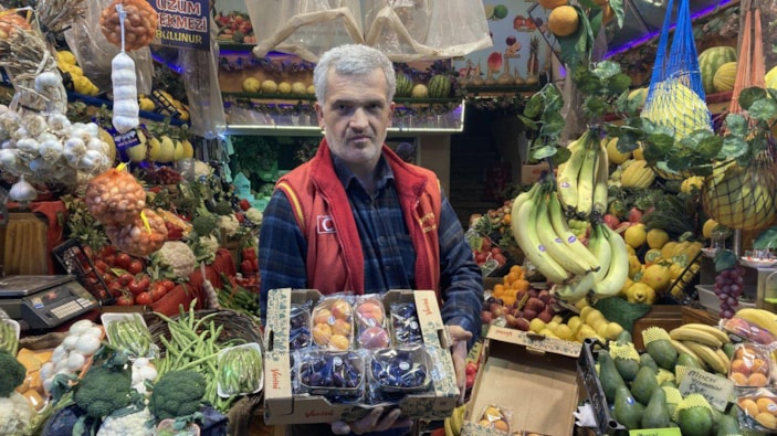 Güney Amerika'dan gelen kirazın kilosu bin 250 liradan satılıyor