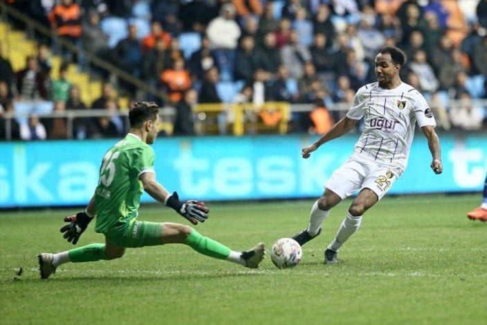 a Adana Demirspor, İstanbulspor'a fark attı