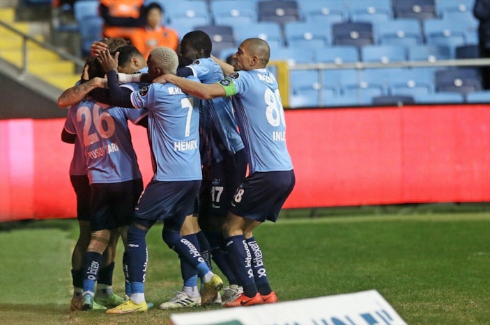 a Adana Demirspor, İstanbulspor'a fark attı