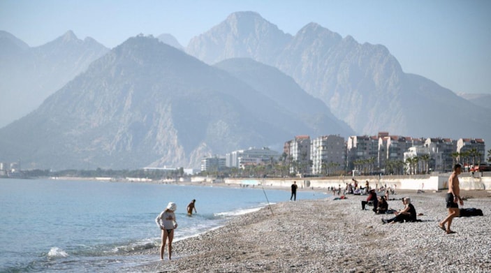 Antalya'da ocak ayında yabancıların deniz keyfi -5