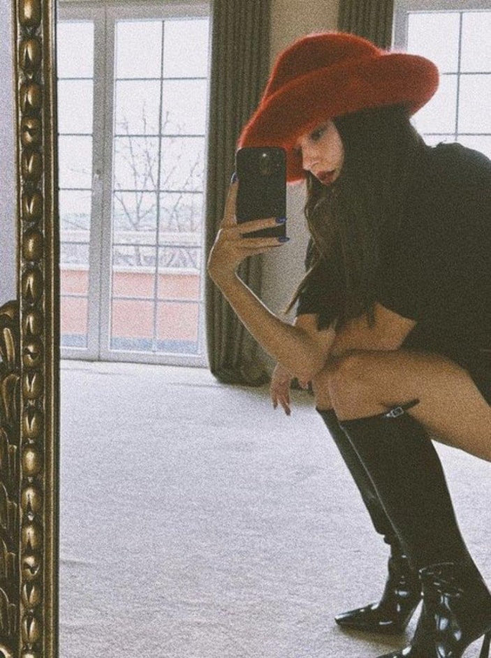 Hande Erçel’in son fotoğrafı 1 milyon beğeni aldı