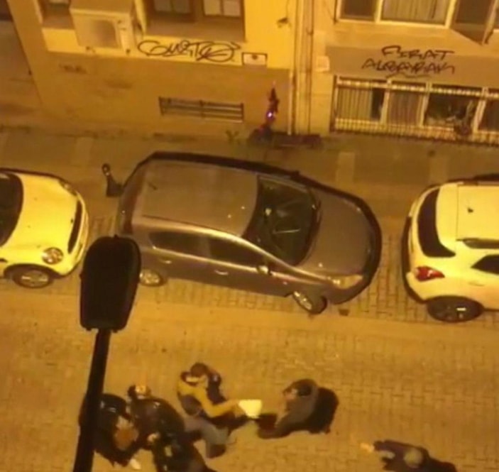 Kadıköy'de gasp şüphelilerine esnaf müdahalesi -1