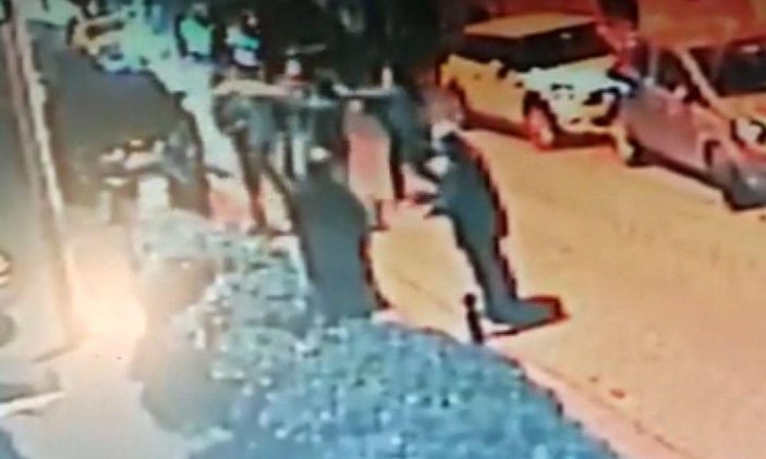 Kadıköy'de gasp şüphelilerine esnaf müdahalesi -5