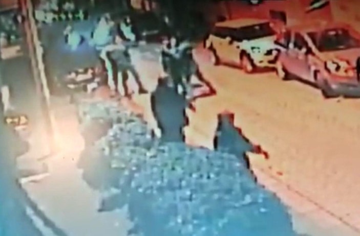 Kadıköy'de gasp şüphelilerine esnaf müdahalesi -6