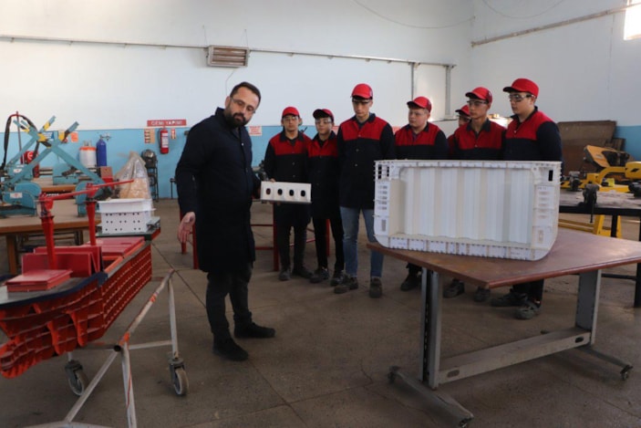 Samsun'da denizcilik lisesi mezunları, 2 bin dolarla işe başlıyor