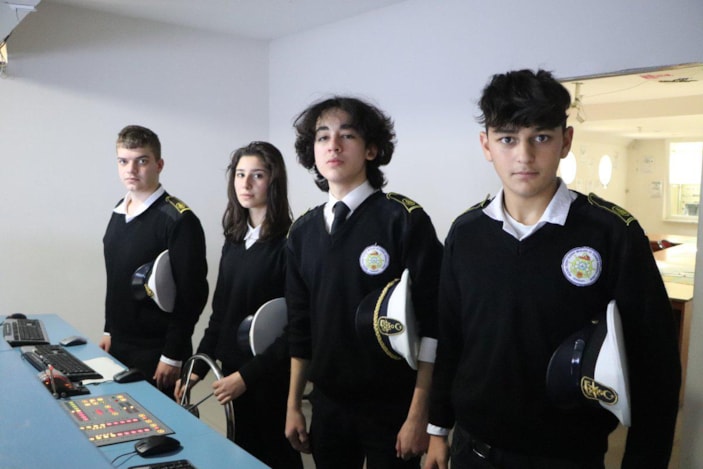 Samsun'da denizcilik lisesi mezunları, 2 bin dolarla işe başlıyor