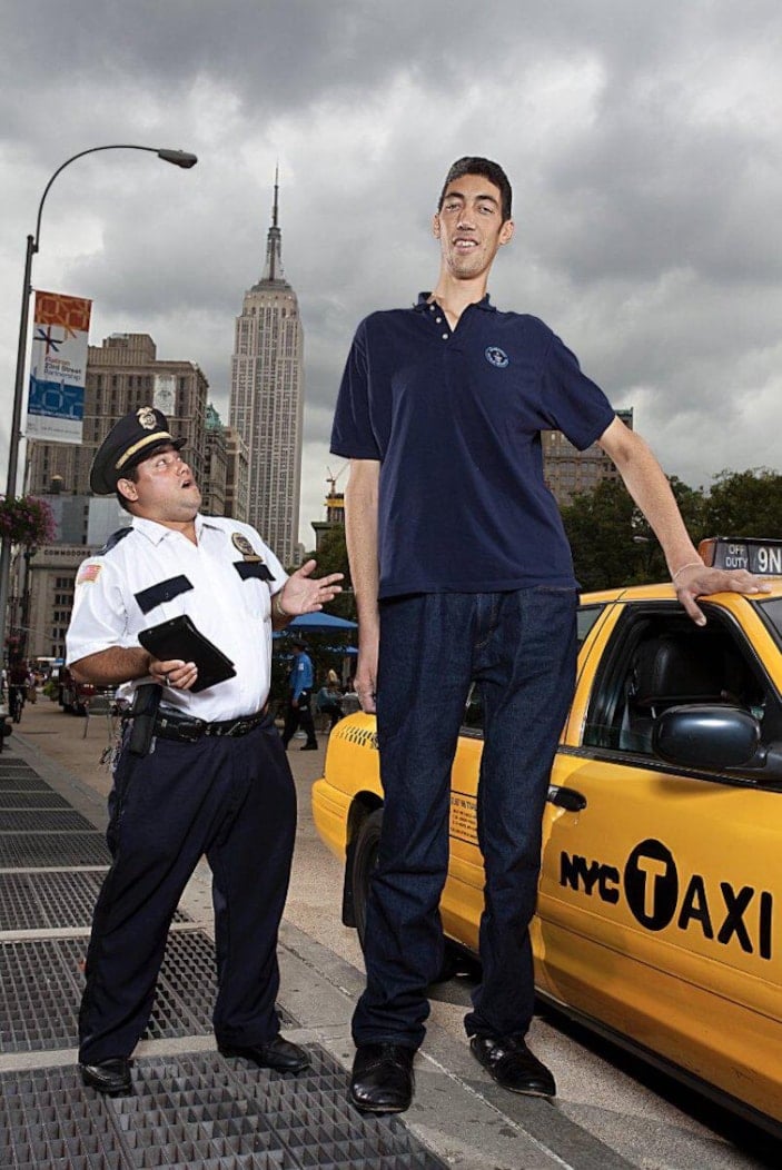 Dünyanın en uzun adamı tartışması