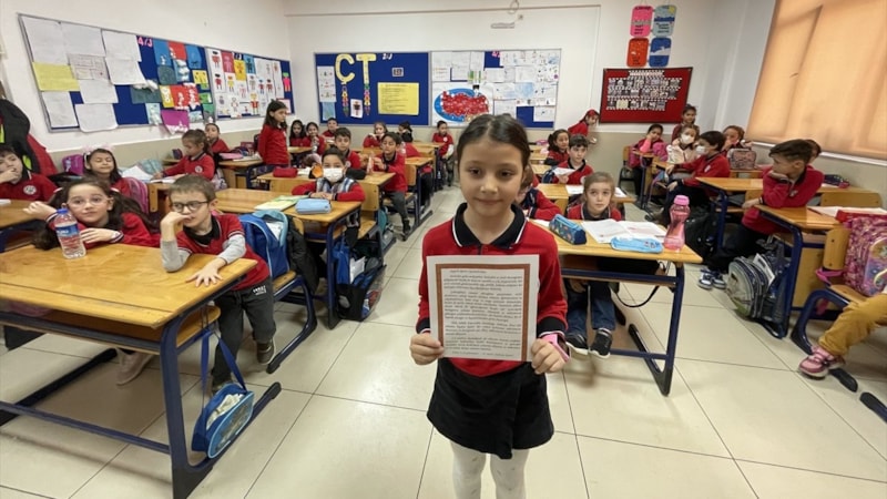 Mehmetçik, Antalyalı öğrencilere mektup yazıp yolladı