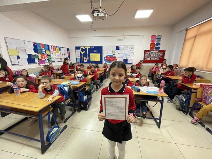 Mehmetçik, Antalyalı öğrencilere mektup yazıp yolladı