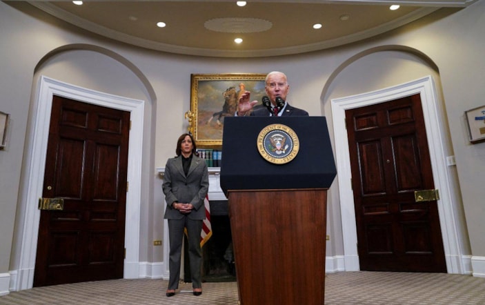 Joe Biden, yardımcısı Kamala Harris'e yine 'başkan' dedi