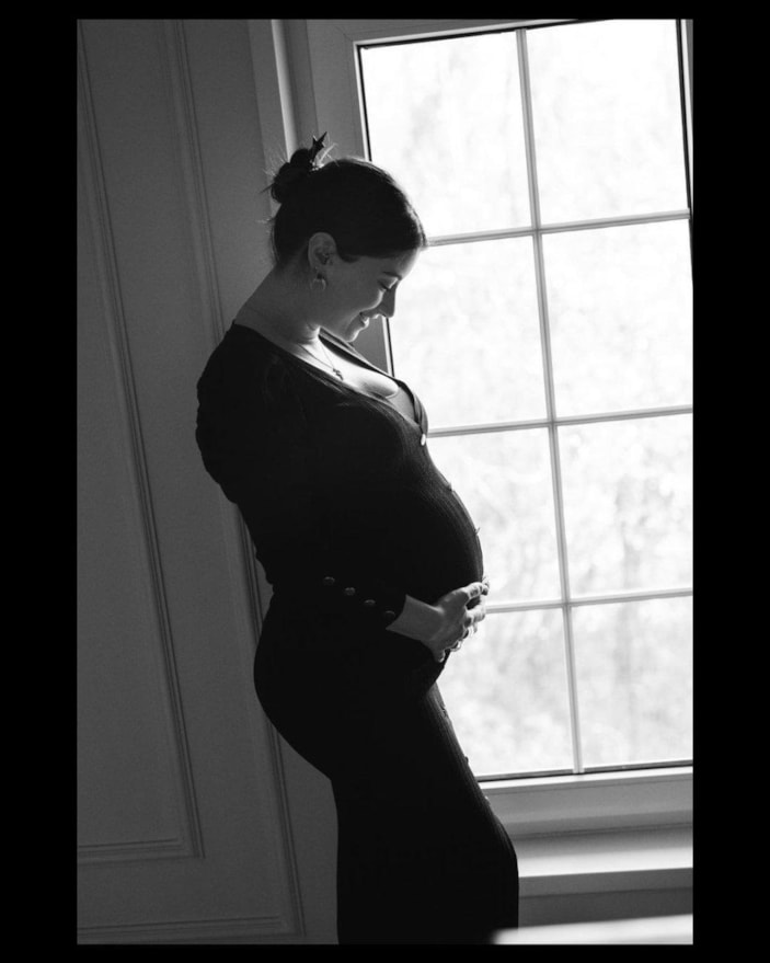 Hazal Kaya'dan 8. ay pozu