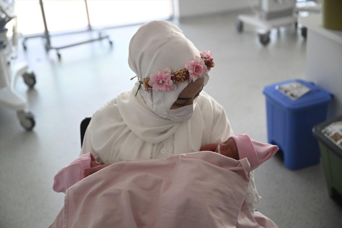 Doğmadan yetim kalan ikizlerin annesi 