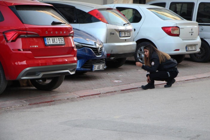 d Uyuşturucu bağımlısı genç kız, otomobilin altına girip 2 saat polise direndi -3