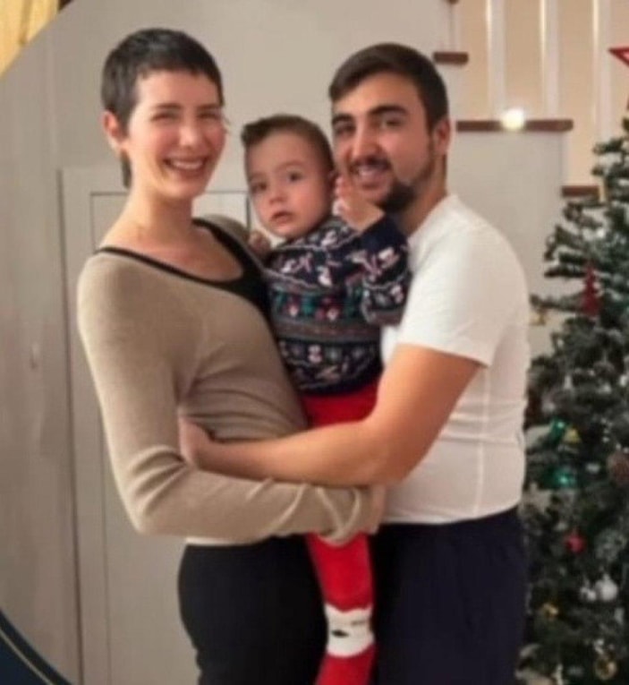 Manisa'da kuyuya düşen eşini ve oğlunu gözyaşları ile son yolculuklarına uğurladı