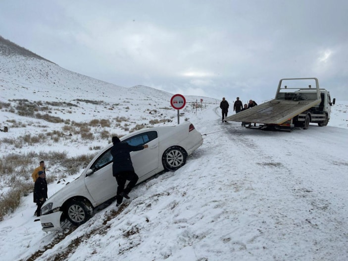 Muş'un yükseklerinde yoğun kar yağışı -1