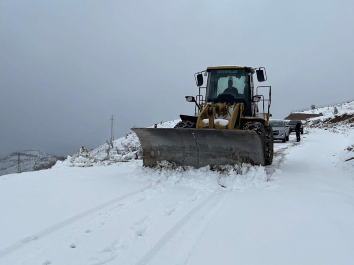 Muş'un yükseklerinde yoğun kar yağışı -4