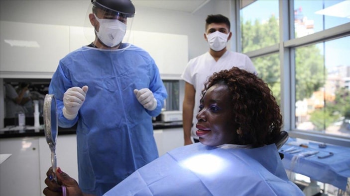 Geçtiğimiz yıl 1 milyon kişi Türkiye'ye saç ektirmeye geldi