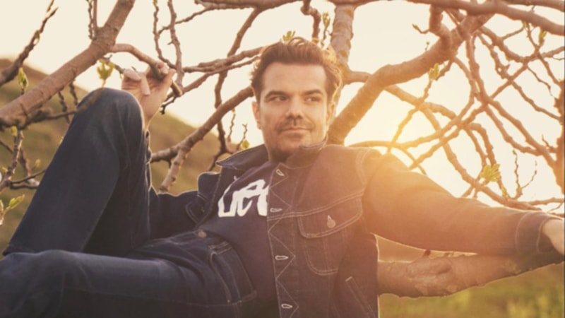 Kenan Doğulu oje sürdü